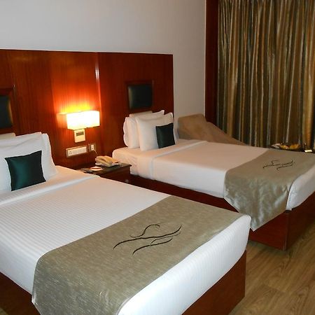 Citrine Hotel Bangalore Buitenkant foto