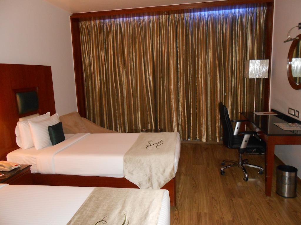 Citrine Hotel Bangalore Buitenkant foto